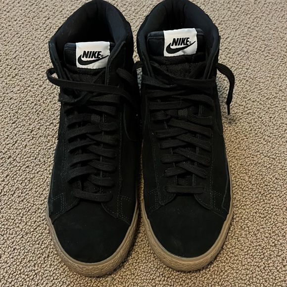 Black Nike Men’s HighTop Sneakers - Picture 3 of 4